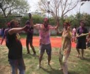 Holi party recipe: old clothes, good friends, Bhangla music, color powder, watercolors, waterguns and plenty of water!