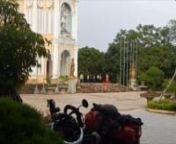 Here is a few snapshots of my bicycle trip in South East Asia between September and December 2015. After cycling from Indonesia all the way up to Laos, I crossed the border to noisy Vietnam. South China followed with just enough hills to get fit for Taiwan. I took my time to discover Formosa island before flying to Japan for more adventures, slightly colder !nnTroisième et dernière partie sur mon cyclo-voyage en Asie du Sud Est, entre Septembre et Décembre 2015. Après avoir bien sué de l’