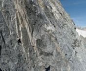 Mammut Pro Team Athlet Dani Arnold stellt an der Nordwand der Grandes Jorasses eine neue Rekordzeit auf. Der 34-Jährige besteigt den Walkerpfeiler (4208 Meter) im Mont-Blanc-Massiv Ende Juli über die Cassin-Route in 2:04 Stunden. Damit hält er an zwei von drei der legendären grossen Nordwänden der Alpen den Speed-Rekord. Das Projekt Grandes Jorasses Nordwand beschäftigte Dani bereits den dritten Sommer in Folge. In den Jahren 2016 und 2017 hatte das Wetter einen Versuch jeweils verunmögli