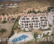 Appartement La Bellavista ligt in een resort in Mijas tegenoverLa Cala Hills Golf. Het biedt twee buitenbaden, loungeruimtes en uitzicht op zee.nBellavista is een luxe appartement van 150 m2 met een terras van 50 M2 is gelegen in Cala Hill Club, met zee-bergzicht en op Cala Nova golf in Mijas. Amper 5 min rijden van het strand en 25 min van de luchthaven van Málaga. Er zijn twee zwembaden met sauna en binnen-en buitenjaccuzzi.nnHet appartement heeft een complete facelift gekregen in juni 2018