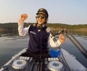 Livestream DJ set from a 10 ft dingy in the Southern Gulf Islands of BC, Canada. Listen to the audio without commentary here: https://soundcloud.com/thefunkhunters/boat-stream-3nnAired live at Twitch.tv/thefunkhunters September 30th 2020. nnnTracklist: nTal M. Klein- The Ocean So Vast And My Ship So SmallnBlundetto- Sunset Stroll (feat. General Elektriks)nMegan Hamilton- Gotta Know feat. Mars Daniel &amp; Chuck LovenAnderson .Paak- Good Heels nLuisito Quintero- Acid (Kid Gusto Edit)n