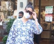 Kareena Kapoor Khan who is pregnant with her second child is keeping it low-key these days. The actress is often spotted simply taking a stroll under her building or chilling with her girl gang at home. Today we spotted Bebo dressed casually in blue and pink as she went to do some shopping. We also spotted Ananya Panday post her yoga session. Ananya reacts to Virat and Anushka having a baby girl and also gives a thumbs up for the KGF trailer! Watch to see how these Bollywood divas were spending