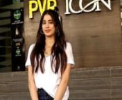 Ladies, bookmark this look as Janhvi Kapoor gives a GLAM TWIST to high street fashion in sleek stilettoes during Roohi promotions in the city. ‘Pardes’ star Mahima Chaudhary REVEALS to the paps that she has dropped a few kilos in a course of one year. The actress was snapped at the Mumbai airport and engaged in a brief fun conversation with the paps about her latest ‘Pawri Ho Rahi Hai’ video and more. The Kapoor belle served yet another jaw-dropping fashionable look during the ongoing pr