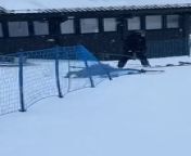This woman went on a little holiday to Oslo, Norway, where she tried out skiing for the first time. However, she didn&#39;t know how to stop herself and ran into the netted fence, making her kid laugh out loud.