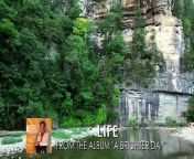 Carroll Roberson singing along the Buffalo River in the Ozark Mountains of Ponca, Arkansas. This song is on the album https://carrollroberson.com/product/a-brighter-day/&#60;br/&#62;&#60;br/&#62;Check out more of our videos on Dailymotion, YouTube and Rumble!