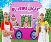 Oliver opens his Cafe. Roma and Diana visit Oliver&#39;s cafe and order food. But as it turned out, Oliver still doesn&#39;t know how to cook well.