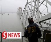 To clear the way for barges and tugboats, salvage crews began removing the first piece of Baltimore&#39;s collapsed Francis Scott Key Bridge on Saturday (March 30), starting the process to reopen the city&#39;s blocked port.&#60;br/&#62;&#60;br/&#62;Read more at https://tinyurl.com/yu4efxjt&#60;br/&#62;&#60;br/&#62;WATCH MORE: https://thestartv.com/c/news&#60;br/&#62;SUBSCRIBE: https://cutt.ly/TheStar&#60;br/&#62;LIKE: https://fb.com/TheStarOnline