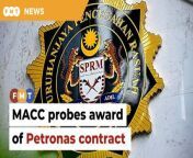 The anti-graft agency says the national oil corporation has provided its full cooperation regarding the investigation which concerns an onshore gas plant project in Sarawak.&#60;br/&#62;&#60;br/&#62;&#60;br/&#62;Read More: https://www.freemalaysiatoday.com/category/nation/2023/05/26/macc-probes-award-of-rm399mil-contract-by-petronas-to-og-company/&#60;br/&#62;&#60;br/&#62;Laporan Lanjut: https://www.freemalaysiatoday.com/category/bahasa/tempatan/2023/05/26/sprm-siasat-kontrak-rm399-juta-petronas-pada-syarikat-gas/&#60;br/&#62;&#60;br/&#62;Free Malaysia Today is an independent, bi-lingual news portal with a focus on Malaysian current affairs.&#60;br/&#62;&#60;br/&#62;Subscribe to our channel - http://bit.ly/2Qo08ry&#60;br/&#62;------------------------------------------------------------------------------------------------------------------------------------------------------&#60;br/&#62;Check us out at https://www.freemalaysiatoday.com&#60;br/&#62;Follow FMT on Facebook: http://bit.ly/2Rn6xEV&#60;br/&#62;Follow FMT on Dailymotion: https://bit.ly/2WGITHM&#60;br/&#62;Follow FMT on Twitter: http://bit.ly/2OCwH8a &#60;br/&#62;Follow FMT on Instagram: https://bit.ly/2OKJbc6&#60;br/&#62;Follow FMT on TikTok : https://bit.ly/3cpbWKK&#60;br/&#62;Follow FMT Telegram - https://bit.ly/2VUfOrv&#60;br/&#62;Follow FMT LinkedIn - https://bit.ly/3B1e8lN&#60;br/&#62;Follow FMT Lifestyle on Instagram: https://bit.ly/39dBDbe&#60;br/&#62;------------------------------------------------------------------------------------------------------------------------------------------------------&#60;br/&#62;Download FMT News App:&#60;br/&#62;Google Play – http://bit.ly/2YSuV46&#60;br/&#62;App Store – https://apple.co/2HNH7gZ&#60;br/&#62;Huawei AppGallery - https://bit.ly/2D2OpNP&#60;br/&#62;&#60;br/&#62;#FMTNews #MACC #Petronas #Sarawak #OnshoreGasPlantProject