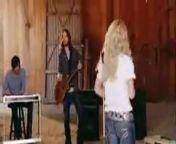 Jessica Simpson Come On Over video, Jessica Simpson has been working on her new country album for a while, and now weâ€™ve got the first taste of her brand new single, â€œCome On Over,â€ an uptempo down-home track. &#60;br/&#62; &#60;br/&#62;The song was co-written by country music singer-songwriter Rachel Proctor, Victoria Banks, and Simpson herself. The single speaks of the narratorâ€™s para more, who does not need to impress her with his appearance, and who is asked repeatedly to â€œcome on overâ€. &#60;br/&#62; &#60;br/&#62;The music video for â€œCome on Overâ€ was shot on June 19. It was directed by Liz Fried lander and was shot in L.A. Simpson is seen in the video in cowboy boots and shorts walking around a country town. &#60;br/&#62; &#60;br/&#62;Commenting about her feeling on making the new clip Jessica wrote on her site, â€œI had so much fun making my video, Iâ€™m so glad yâ€™all finally get to see it!â€