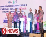 The Human Resources Ministry (Kesuma) will raise the age eligibility for the Housewives Social Security Scheme (SKSSR) from 55 to 60 years, with the goal of allowing more women to qualify for contributions.&#60;br/&#62;&#60;br/&#62;Minister Steven Sim Chee Keong announced this during the Kesuma Women&#39;s Day Celebration and the Women&#39;s Career Carnival in Kuala Lumpur on Thursday (March 14).&#60;br/&#62;&#60;br/&#62;WATCH MORE: https://thestartv.com/c/news&#60;br/&#62;SUBSCRIBE: https://cutt.ly/TheStar&#60;br/&#62;LIKE: https://fb.com/TheStarOnline