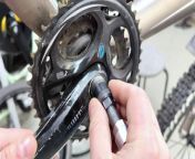 The square cranks of the bicycle taper.&#60;br/&#62;&#60;br/&#62;Hello cyclists!&#60;br/&#62;In this video tutorial we will show you how to How to remove a crank square on a bicycle.&#60;br/&#62;Bike video format &#92;