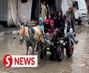 Palestinians began evacuating east of Rafah following an order by the Israeli Defence Forces for them to move to the expanded humanitarian zone in Al Muwassi on Monday (May 6).&#60;br/&#62;&#60;br/&#62;WATCH MORE: https://thestartv.com/c/news&#60;br/&#62;SUBSCRIBE: https://cutt.ly/TheStar&#60;br/&#62;LIKE: https://fb.com/TheStarOnline
