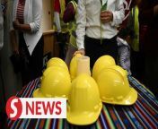 Construction workers paid tribute Friday (March 29) to six migrant workers killed in the Baltimore bridge collapse. &#60;br/&#62;&#60;br/&#62;The event, hosted by immigrant support group CASA, highlighted the contributions and risks faced by immigrant workers.&#60;br/&#62;&#60;br/&#62;WATCH MORE: https://thestartv.com/c/news&#60;br/&#62;SUBSCRIBE: https://cutt.ly/TheStar&#60;br/&#62;LIKE: https://fb.com/TheStarOnline